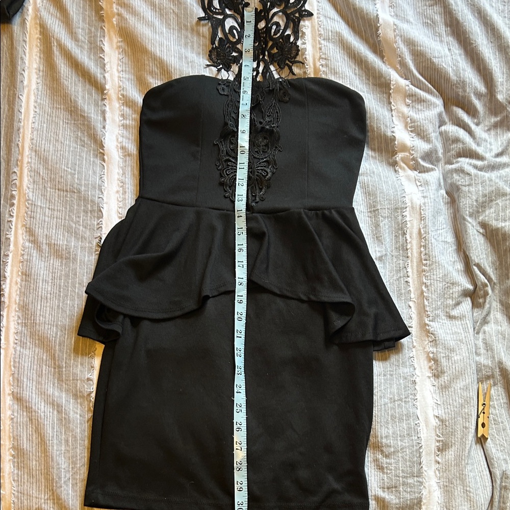 Windsor Black strapless Lace Halter detail  peplum Lace Mini Dress - Picture 11 of 16